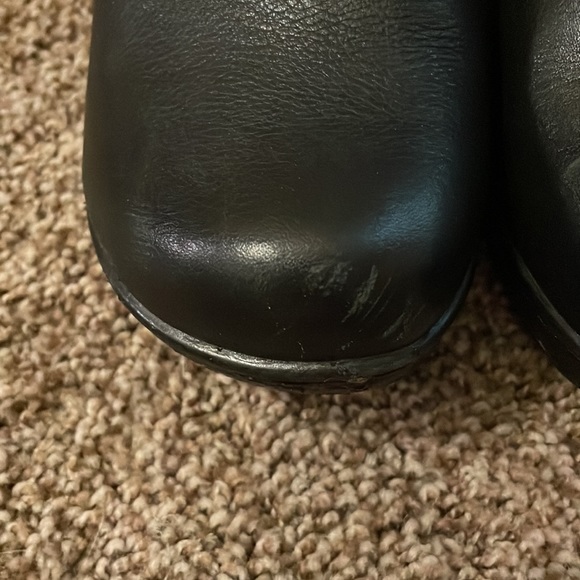 Clogs - Picture 2 of 4